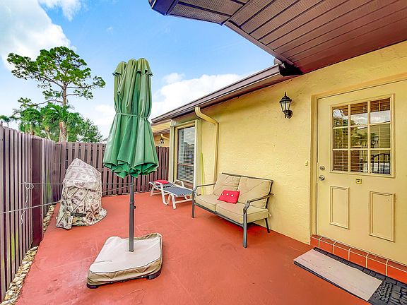 4th image of 620 Sea Pine Way #C