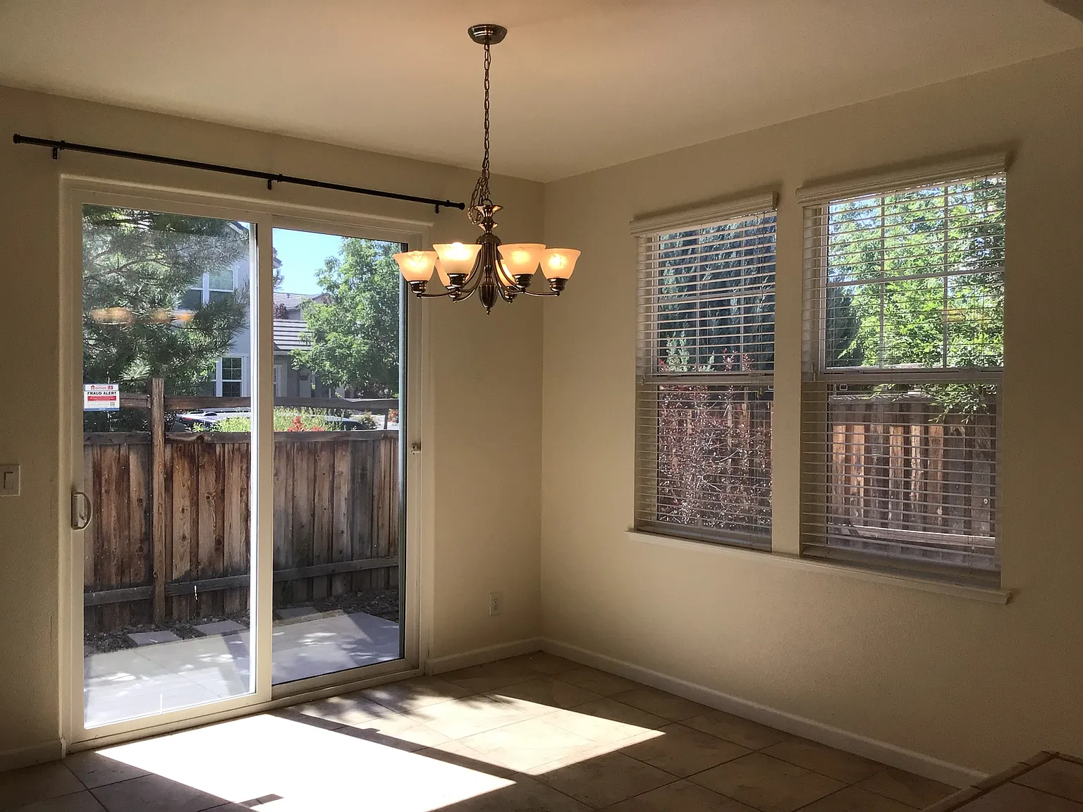3 bed, 2.5 bath, 1761 sqft, $2,695 — Photo 4