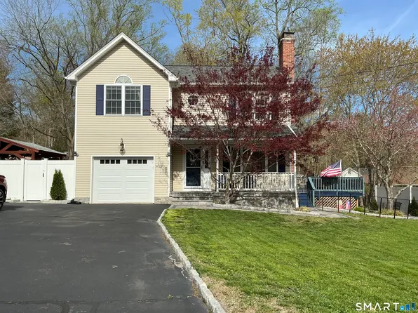 6 Candlewood Drive, East Hampton, CT 06424