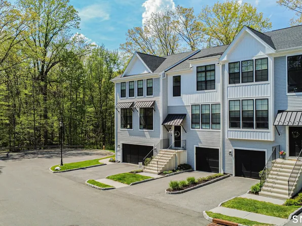 39 Brentwood Circle #39, Danbury, CT 06810