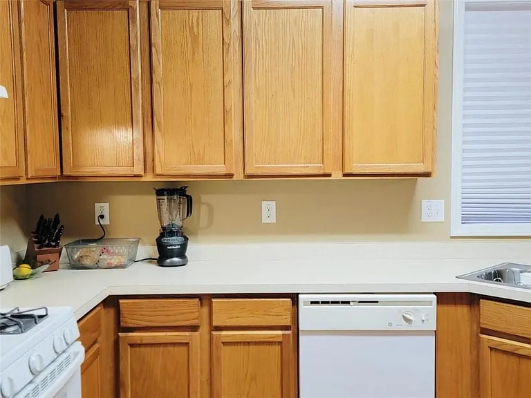 6904 Silver Bend Pl — Photo 11