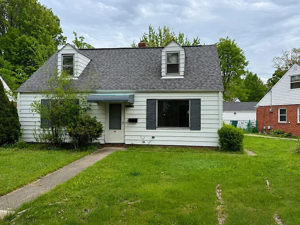 23313 Roger Dr