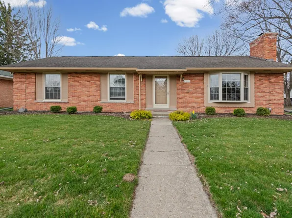 25312 Saint Christopher St, Harrison Township, MI 48045