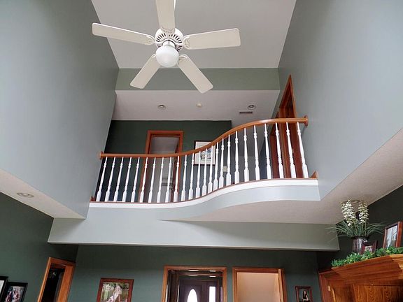5th image of 170 Conn Dr