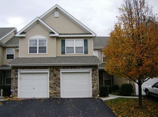 905 Country Ln, Morgantown, PA 19543