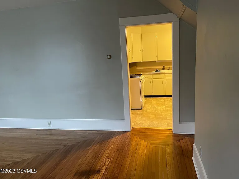 207 W Snyder St — Photo 5