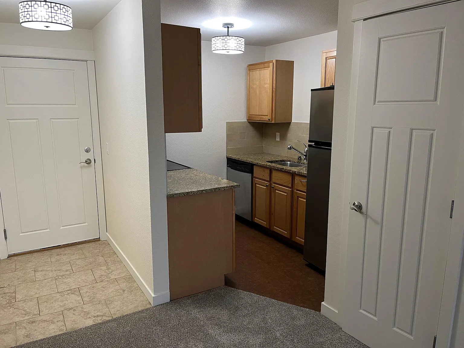 3301 N Proctor St — Photo 3