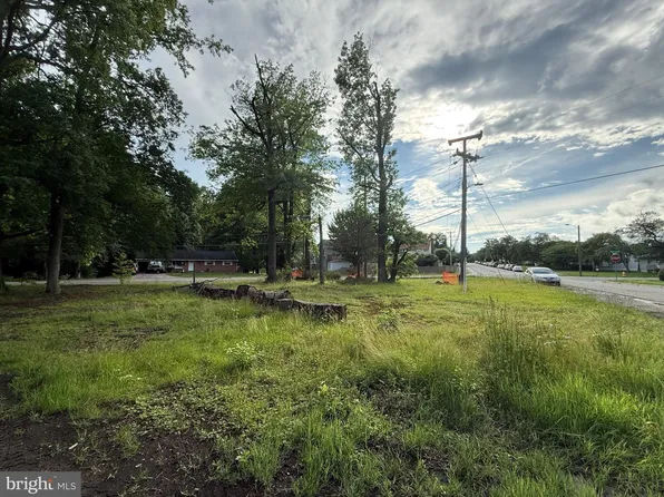 18299 Cabin Rd, Triangle, VA 22172