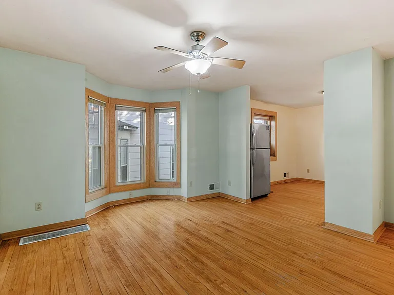 1815 Clinton Ave #1 — Photo 4
