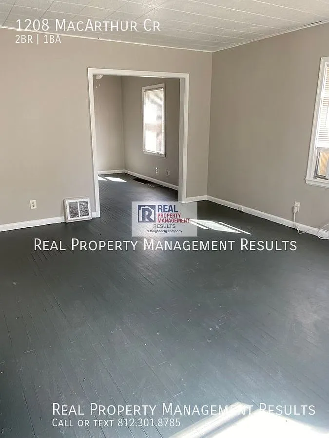 *Summer Special* First Month's Rent Free - Well Laid Out East Side Duplex with Practical Amenities — Photo 2