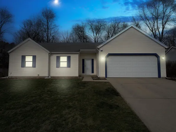 4324 Hunter Run Cir, South Bend, IN 46628