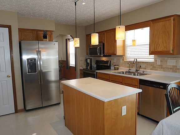3rd image of 5810 Cedarwood Ct