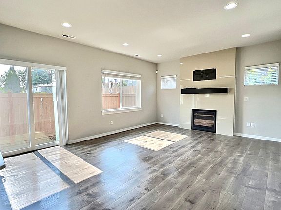 5th image of 14503 38th Ave W