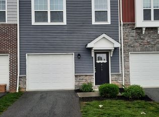 819 Schooner Ln, Mechanicsburg, PA 17050