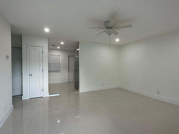 3rd image of 1500 SW 6th Ave #1500