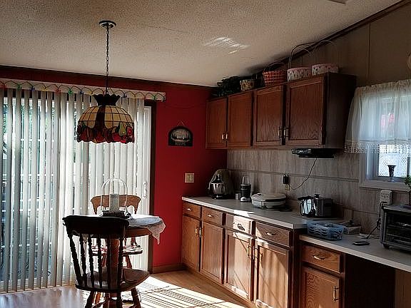 Eat in kitchen