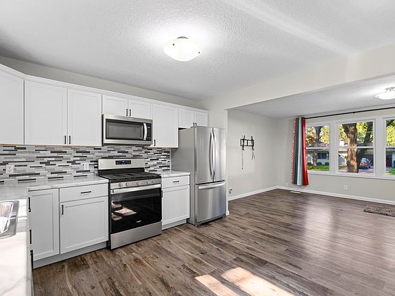 3rd image of 212 Wedrick Dr