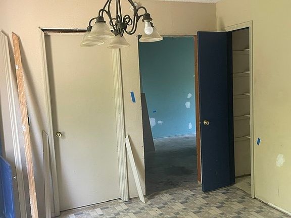 3rd image of 60 Crest St