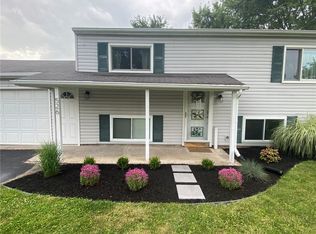 526 Wildbriar Rd, Rochester, NY 14623