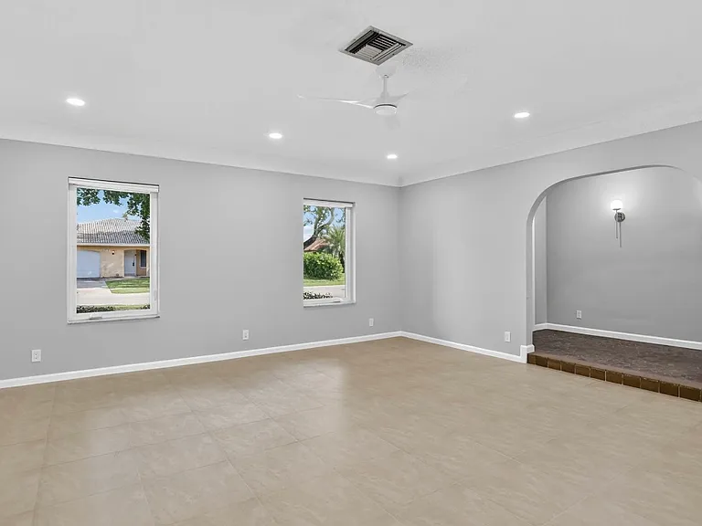 1544 NW 9th St — Photo 2