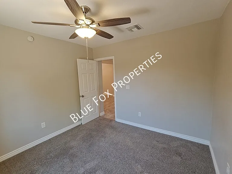 619 S Highland Ave — Photo 23