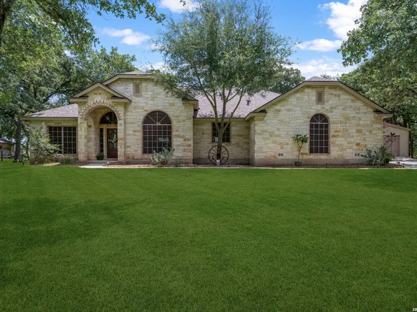 351 ROSEWOOD DR, La Vernia, TX 78121