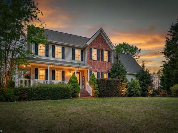 107 Cottonwood Ln, Summerfield, NC 27358
