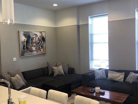 5th image of 1059 N Damen Ave #1R