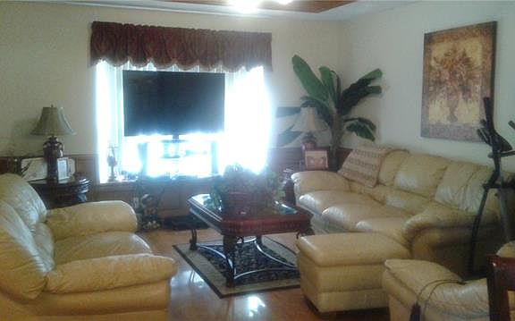 2nd image of 1520 Cobblestone Dr