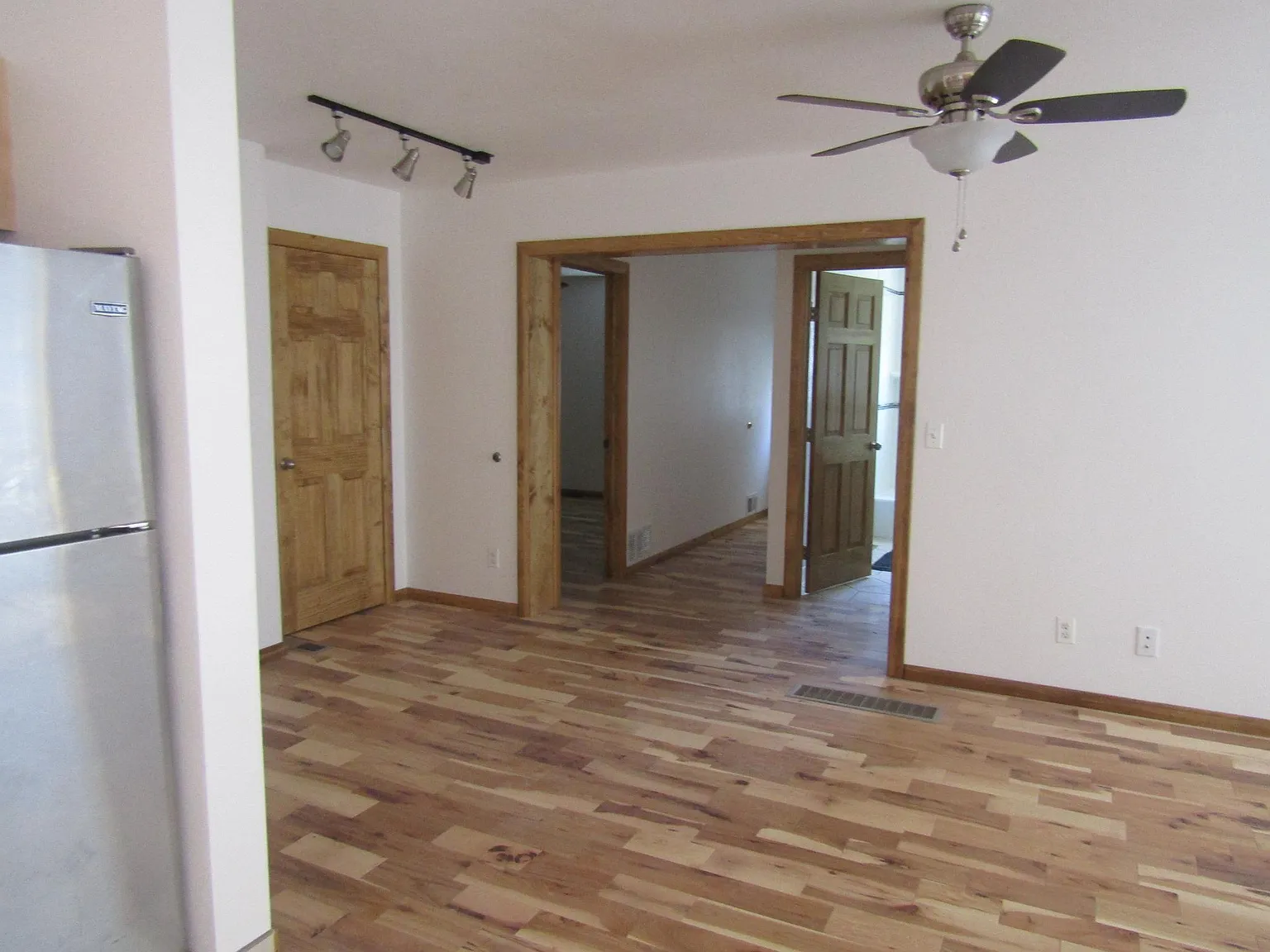 2 bed, $975 — Photo 3