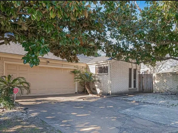 8706 Belle Glen Dr, Houston, TX 77099