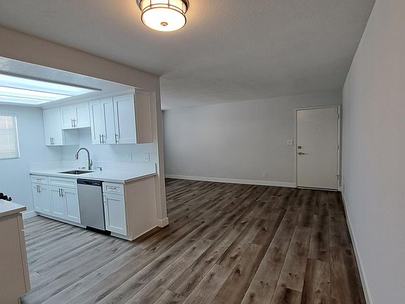3rd image of 603 E Verdugo Ave APT F