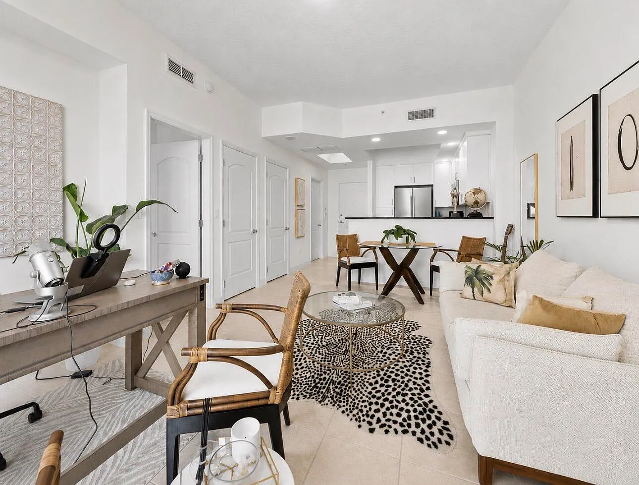 1 bed, 1.5 bath, 905 sqft, $3,100 — Photo 1