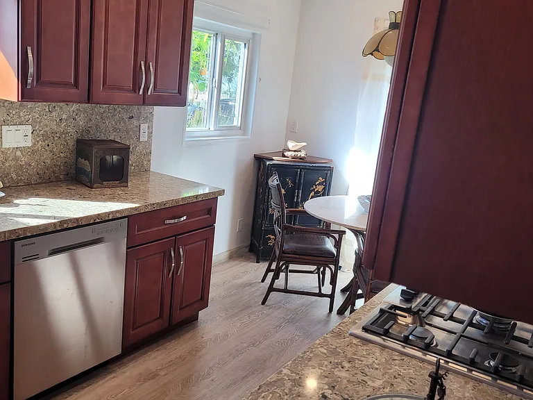 10528 Ayres Ave — Photo 13