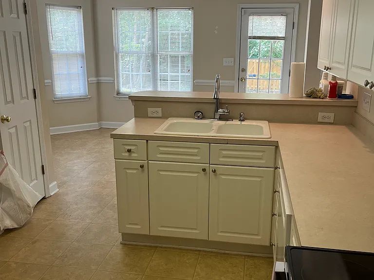 2919 Springs Dr — Photo 5