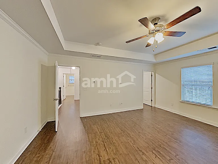 411 Pearson Cir — Photo 17
