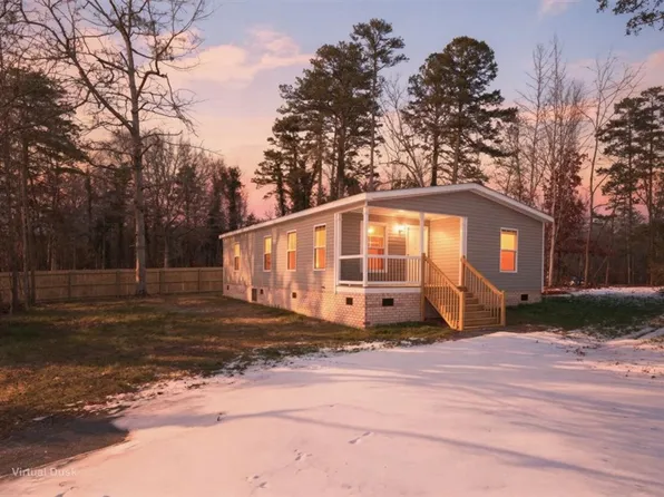 295 N Davis Dr, Fair Play, SC 29643