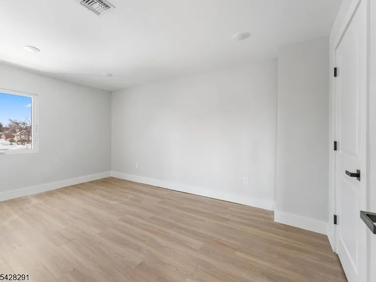 977 Sanford Ave #2 — Photo 21