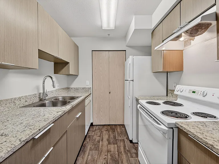 Ivy Ridge Apartments — Photo 14