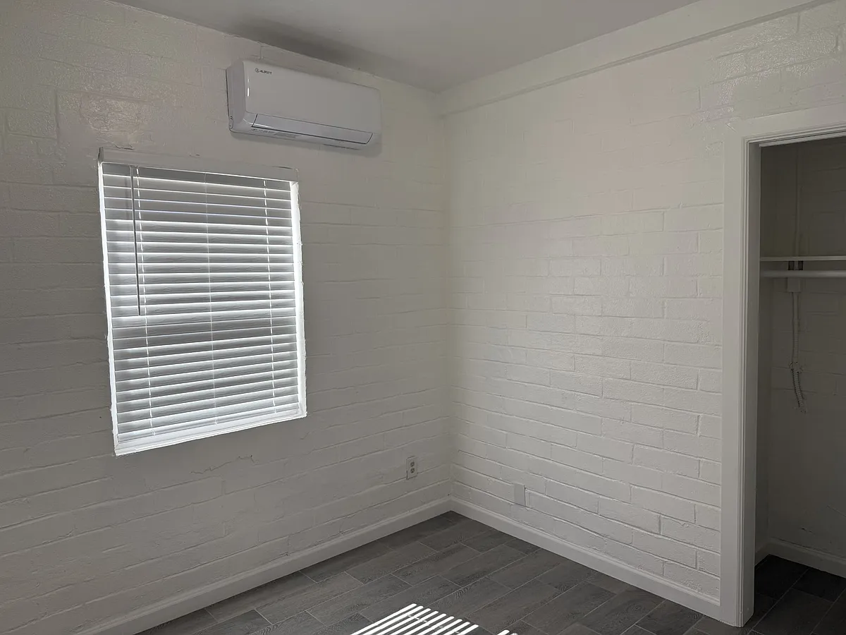 Building Photo - 312-338 E 26th St #322