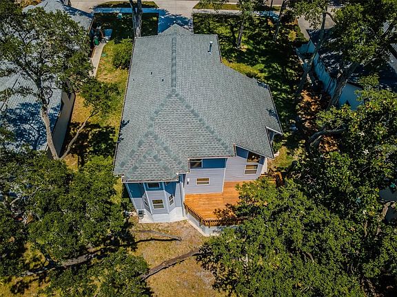 2nd image of 889 Harbor Hill Dr