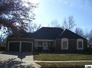 2101 SW 30th St, Topeka, KS 66611