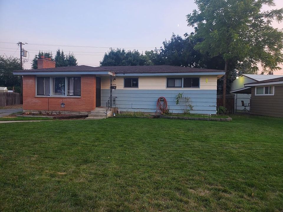 1st image of 2833 W Rosewood Ave