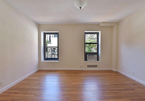 2nd image of 1125 Lexington Ave APT 3E