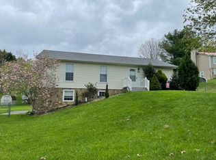 225 Windmill Ridge Rd W, Christiansburg, VA 24073
