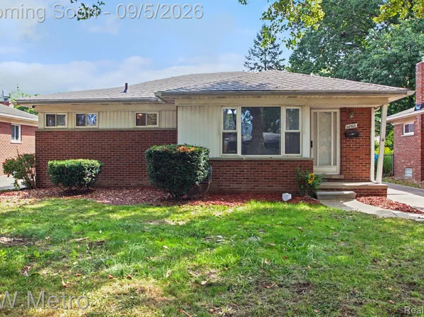 24500 Rosewood Ave, Oak Park, MI 48237