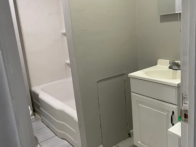 1452 E Cheltenham Ave #1 — Photo 6