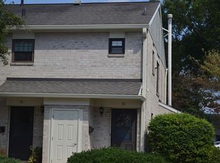 72 Valleybrook Dr, Lancaster, PA 17601