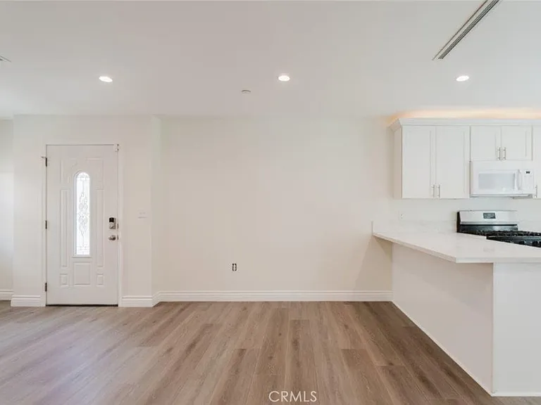 1909 Gardena Ave — Photo 13
