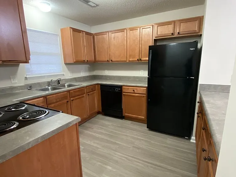 Meridian Park Apartments — Photo 93